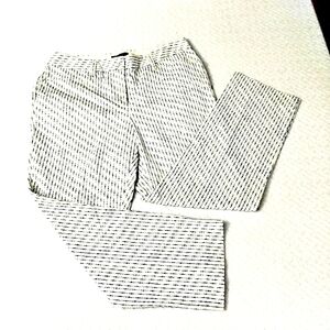 Lands End mid rise straight  pants size 10. Good condition Bead looking stripe